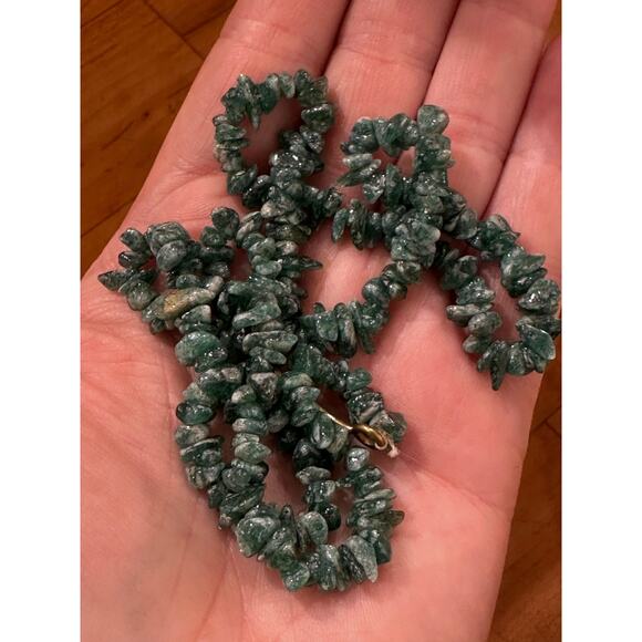 Green Moss Agate Gemstone Chip Necklace - Picture 5 of 6